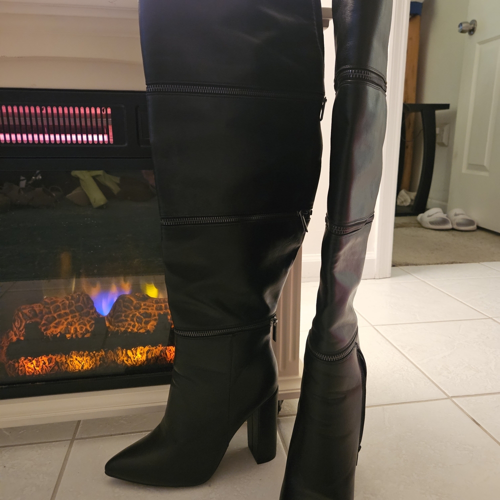 Shoe Dazzle Adjustable Black Heeled Boots